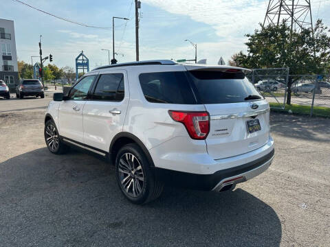 2017 Ford Explorer Platinum