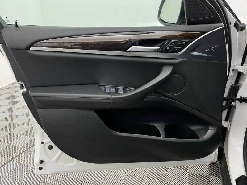 2024 BMW X4 xDrive30i