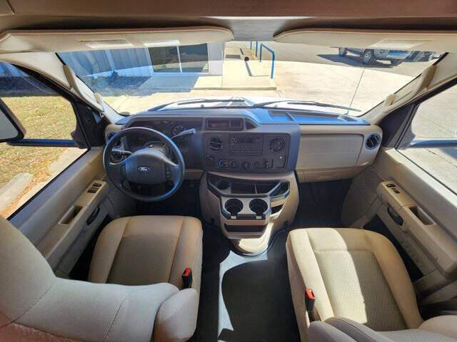 2016 Ford E-Series E-450 SD