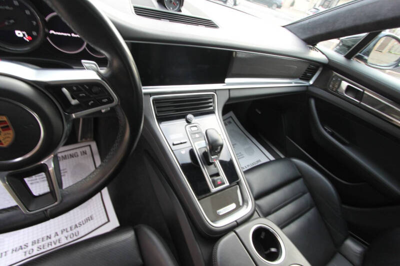 2017 Porsche Panamera Turbo