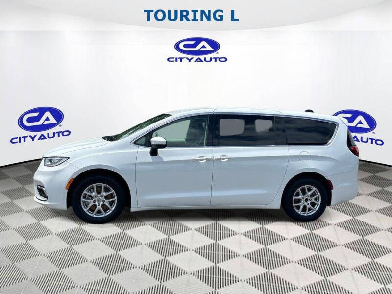 2023 Chrysler Pacifica Touring L