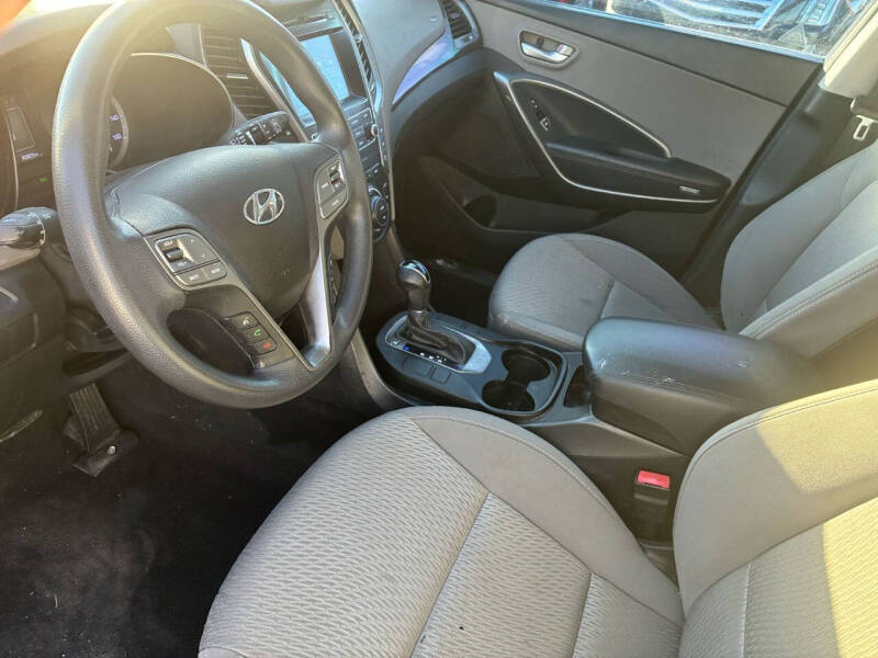 2017 Hyundai Santa Fe SE