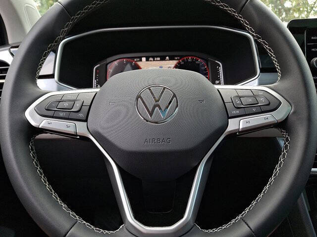 2025 Volkswagen Taos SEL 4Motion