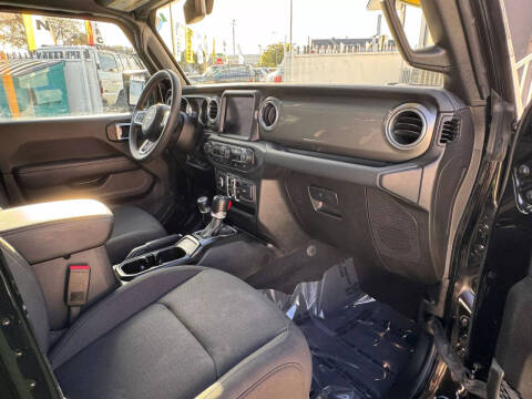 2023 Jeep Gladiator Overland