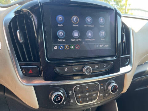 2022 Chevrolet Traverse LT Cloth