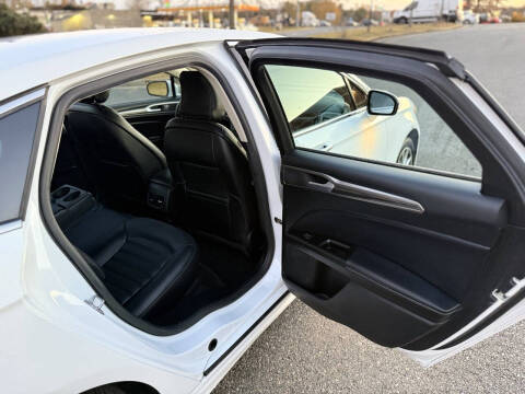 2017 Ford Fusion Hybrid SE