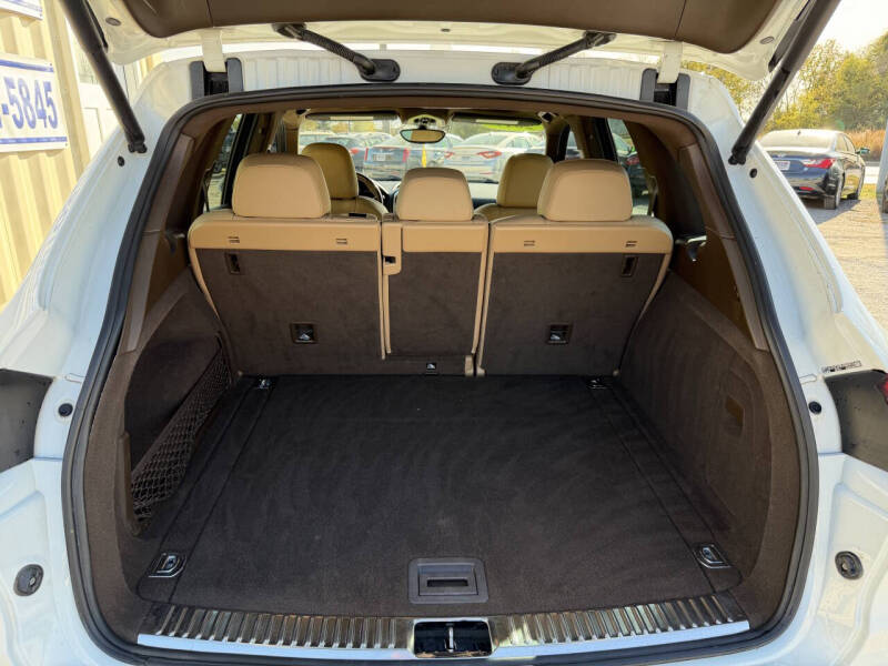 2017 Porsche Cayenne Platinum Edition