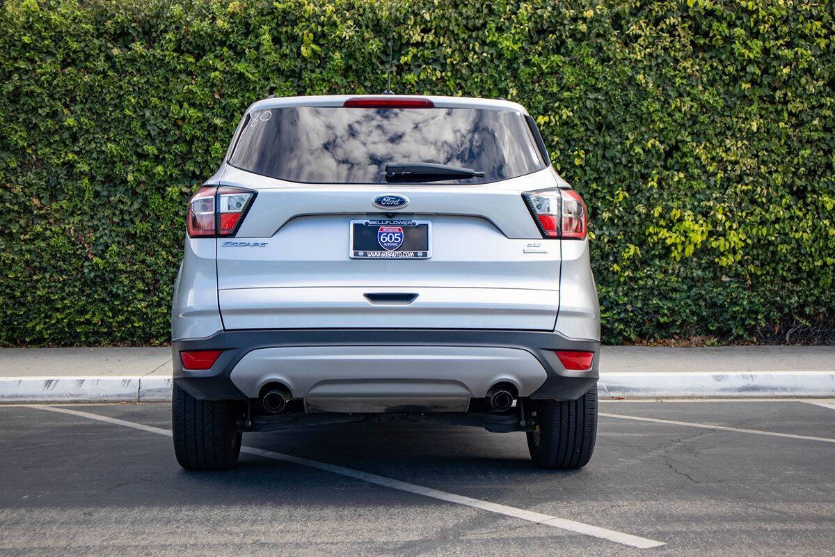 Silver 2018 Ford Escape SE SE 4dr SUV 29