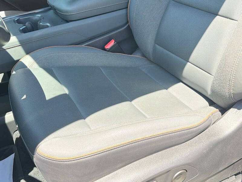 2024 GMC Acadia AT4