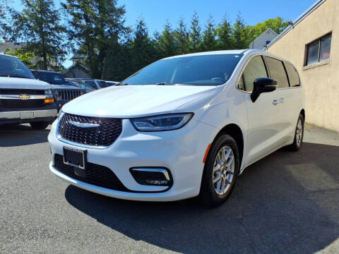2024 Chrysler Pacifica Touring L