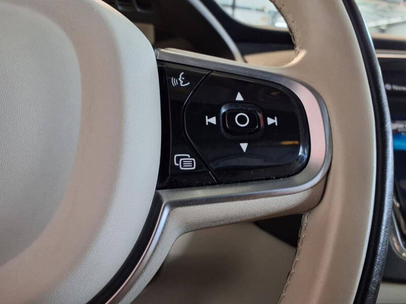 2023 Volvo XC90 B6 Plus Bright Theme 7P