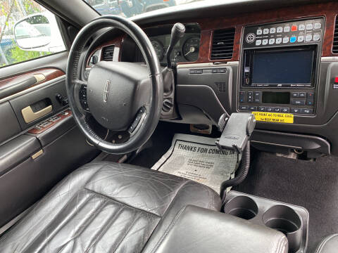 2006 Lincoln Town Car Executive