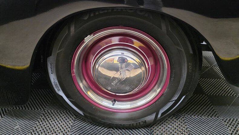 1942 Ford Super Deluxe