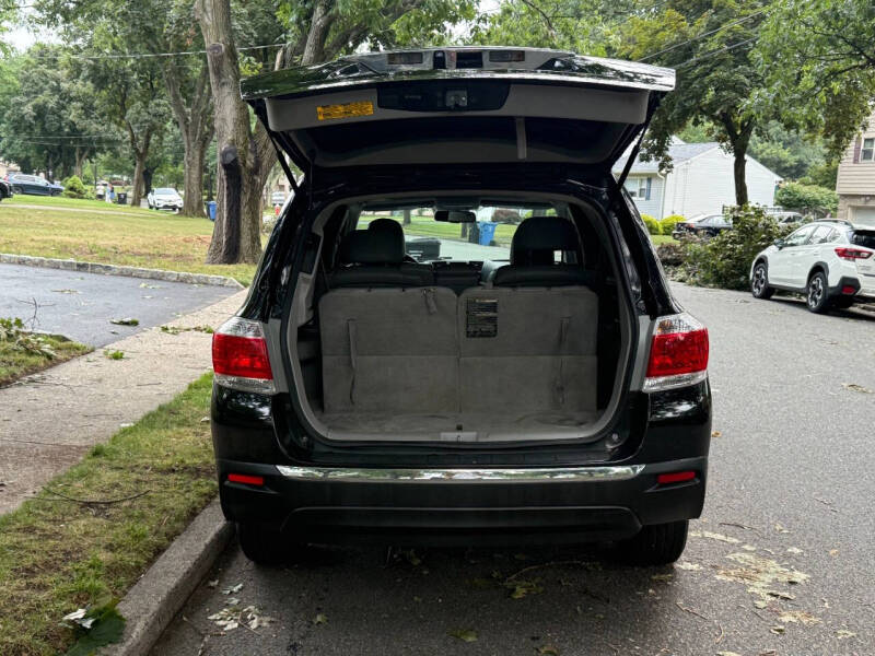 2013 Toyota Highlander SE