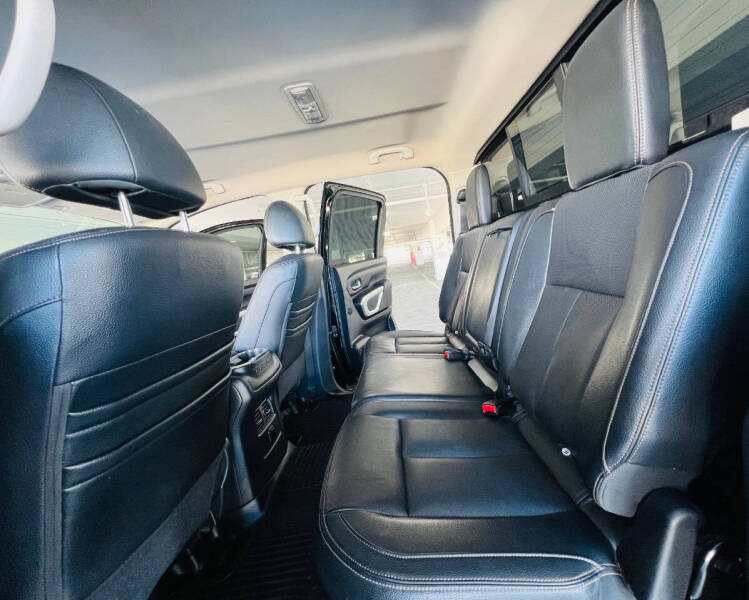 2017 Nissan Titan SL