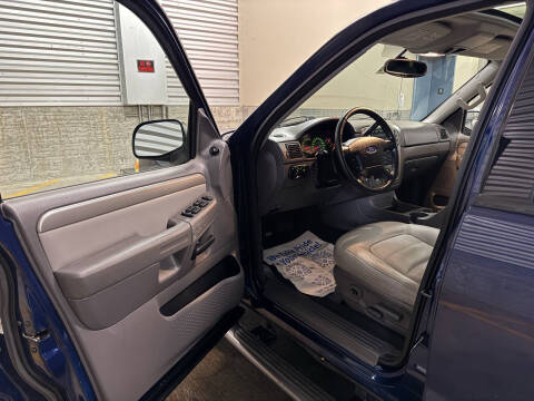 2005 Ford Explorer XLT