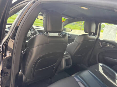 2015 Chrysler 200 S