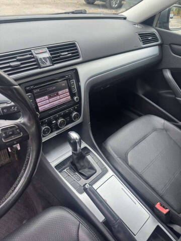 2012 Volkswagen Passat SE