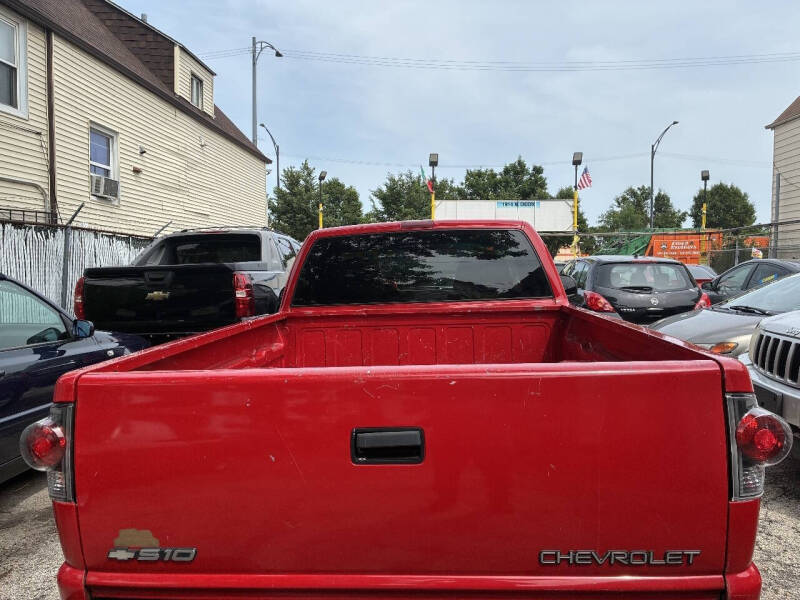2000 Chevrolet S-10 LS