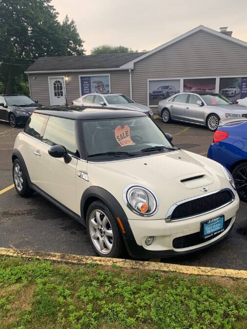 Off white 2010 MINI Cooper S S 2dr Hatchback 1