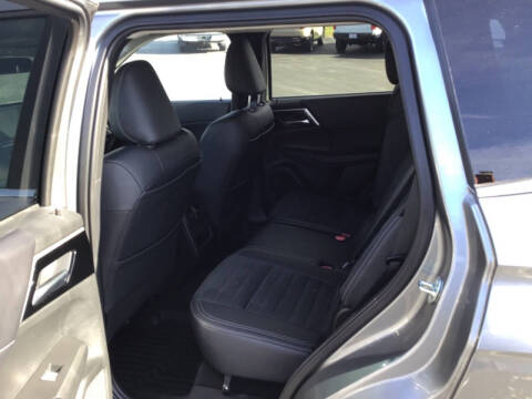 2024 Mitsubishi Outlander SE