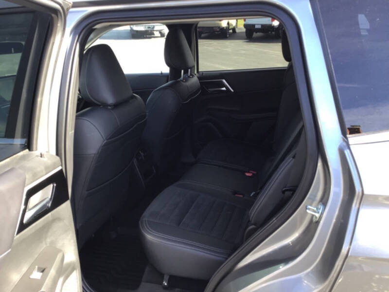 2024 Mitsubishi Outlander SE