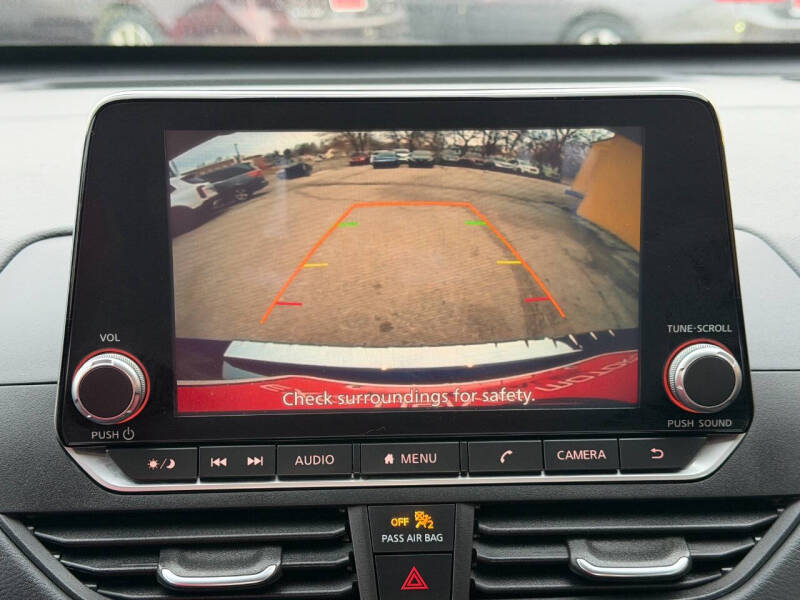 2022 Nissan Altima 2.5 SR