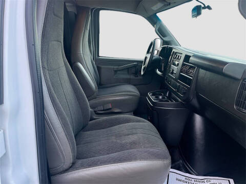 2024 GMC Savana 2500