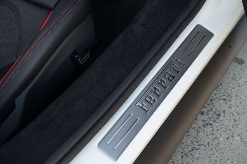 2024 Ferrari 296 GTS