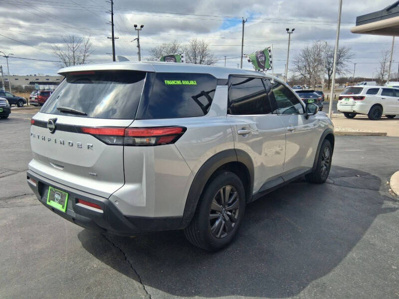 2022 Nissan Pathfinder S
