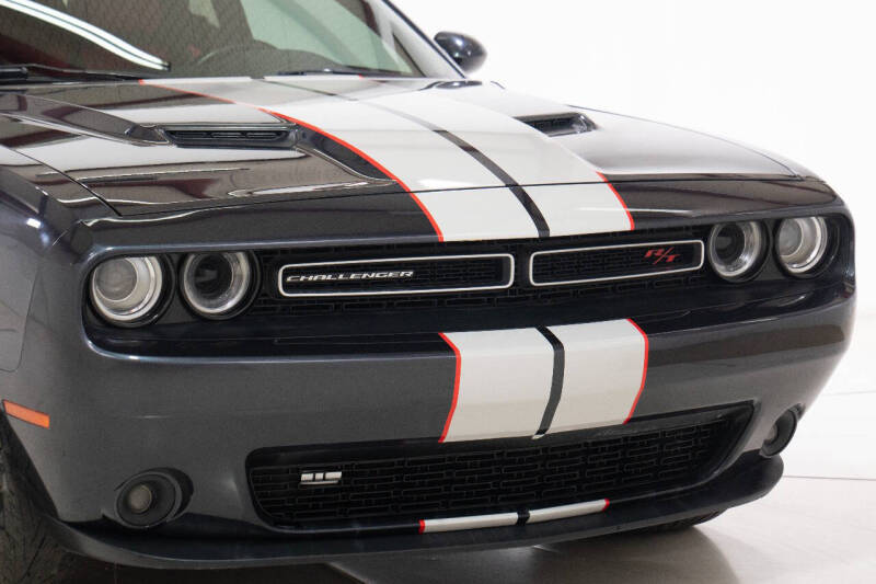 2018 Dodge Challenger R/T photo 12