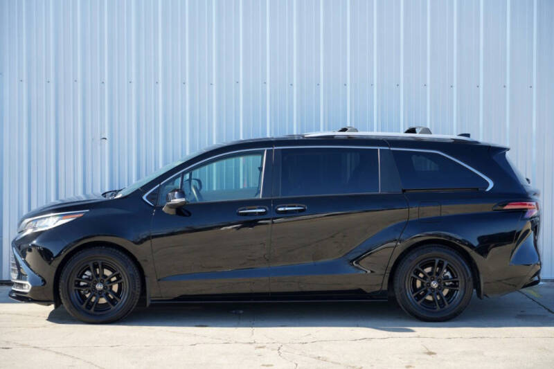 2022 Toyota Sienna Limited 7-Passenger
