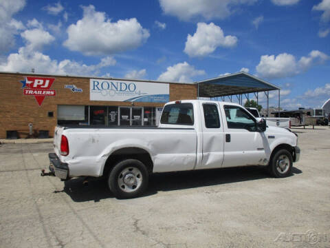 2005 Ford F-250 Super Duty for sale at Rondo Truck & Trailer in Sycamore IL