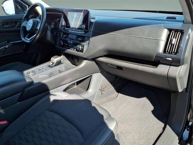 2025 Nissan Pathfinder S