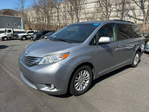 2017 Toyota Sienna for sale at Deals on Wheels in Suffern NY