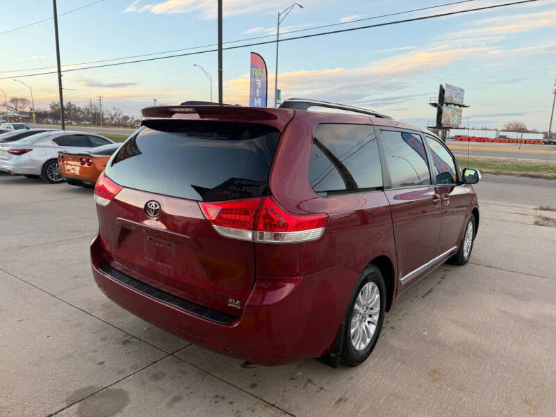 2011 Toyota Sienna Limited 7-Passenger