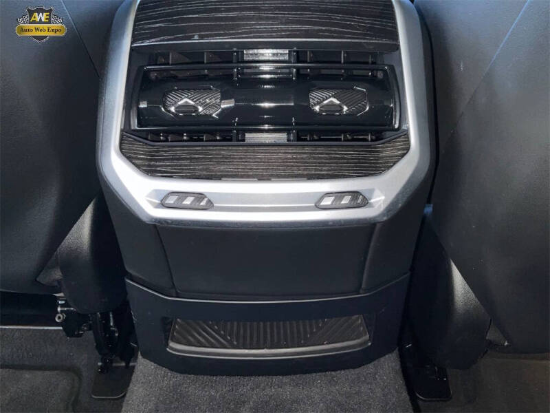 2023 BMW 7 Series 740i