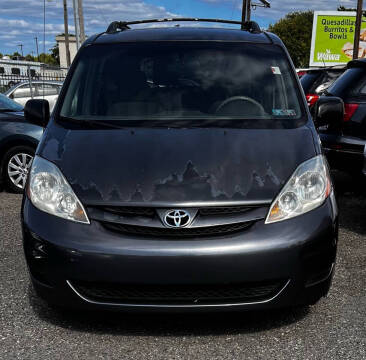 2009 Toyota Sienna for sale at Hamilton Auto Group Inc in Hamilton Township NJ