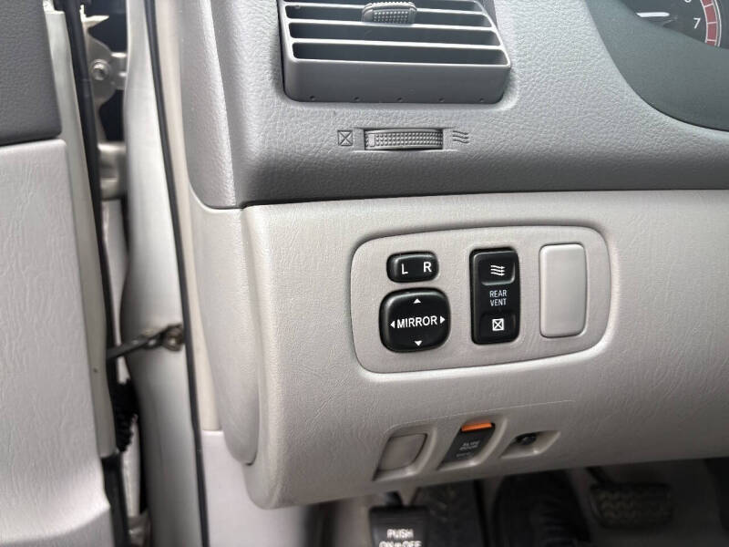 2004 Toyota Sienna CE 7 Passenger