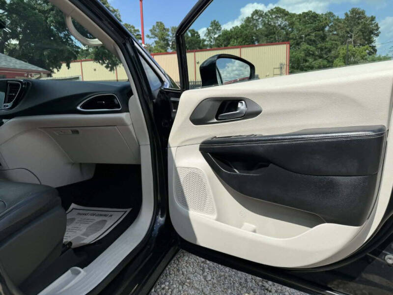 2022 Chrysler Pacifica Touring L