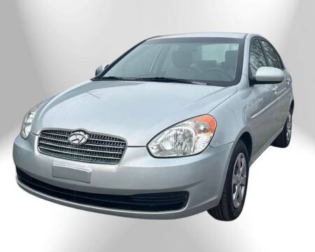 2010 Hyundai Accent for sale at R&R Car Company in Mount Clemens MI