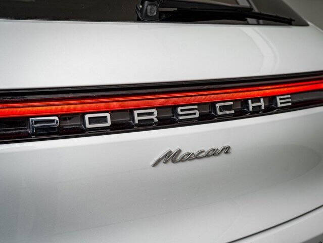 2025 Porsche Macan