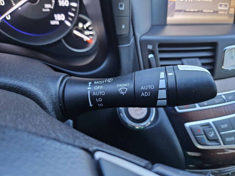 2012 Infiniti M37
