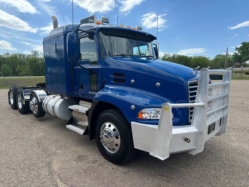 2011 Mack Pinnacle
