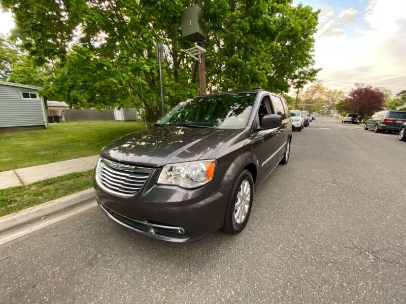 2016 Chrysler Town and Country for sale at OFIER AUTO SALES in Freeport NY
