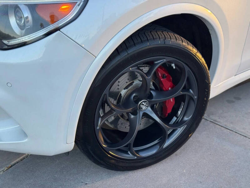 2018 Alfa Romeo Stelvio Quadrifoglio