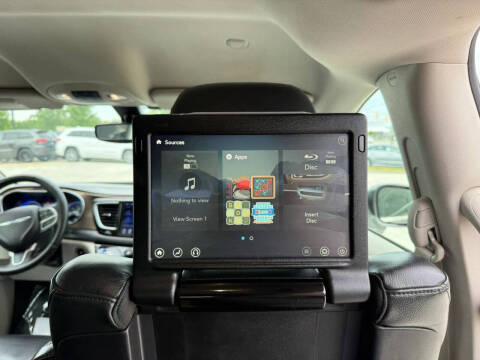 2017 Chrysler Pacifica Touring-L Plus