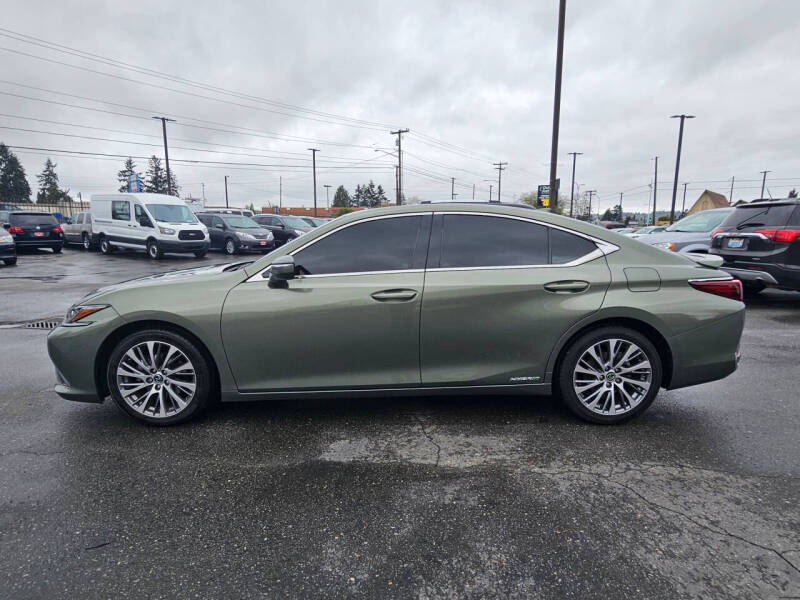2019 Lexus ES 300h