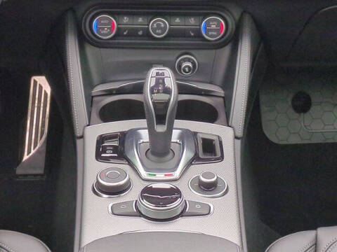 2025 Alfa Romeo Stelvio