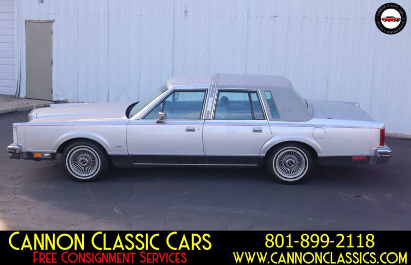 1984 Lincoln Town Car Signature